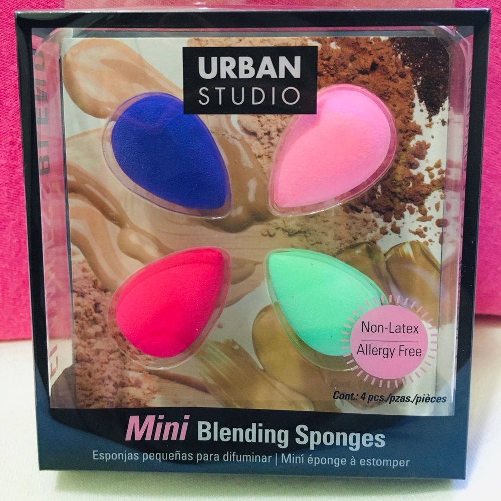 Makeup blending sponges